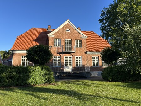 Præstebolig set fra haven