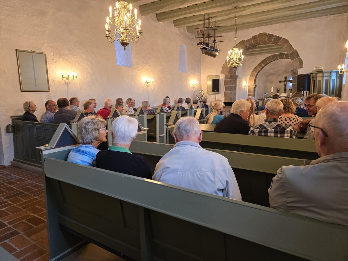Indefra Læborg Kirke