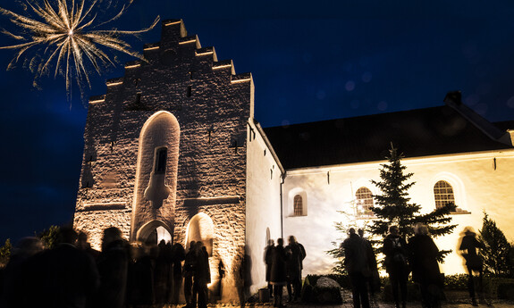 Billede af kirke ved nytår